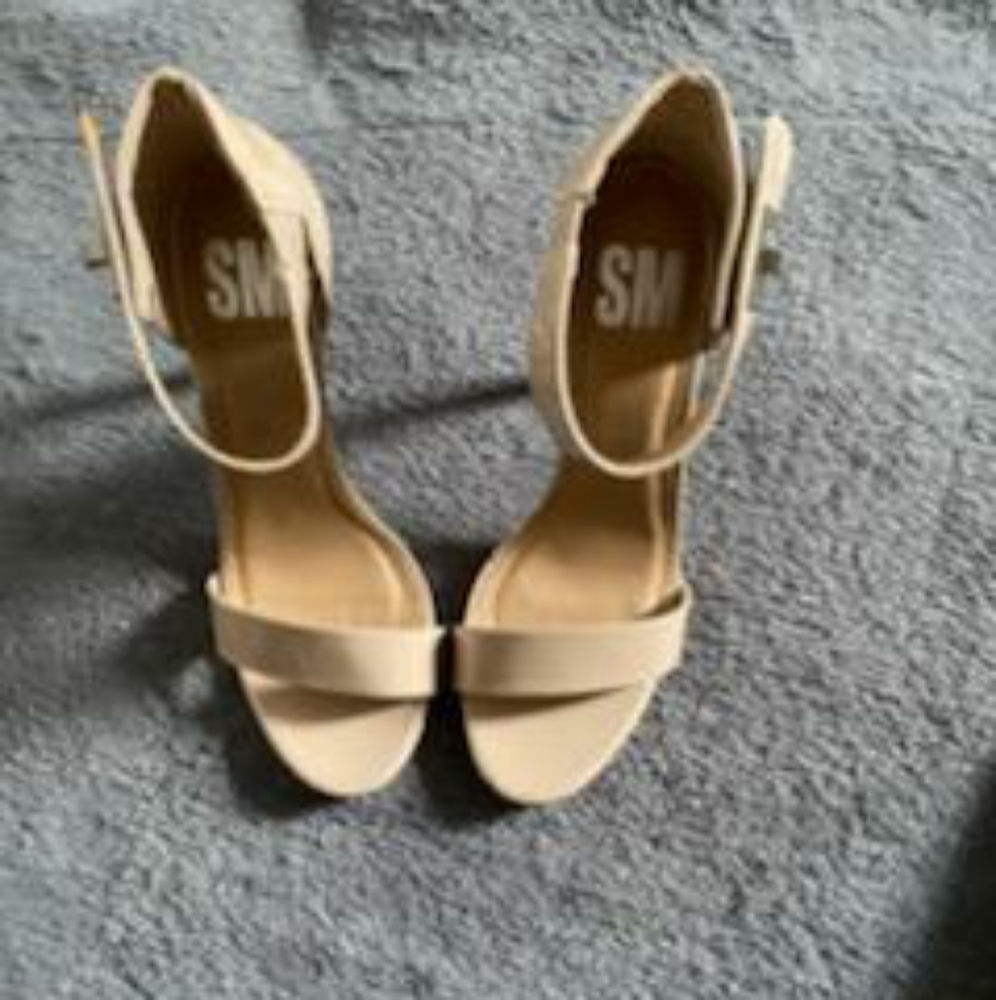 Heels - Picture 2 of 2